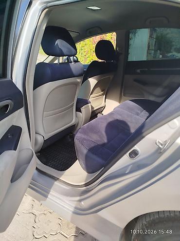 50 куб: Honda Civic: 2007 г., 1.3 л, Автомат, Бензин, Седан — 8