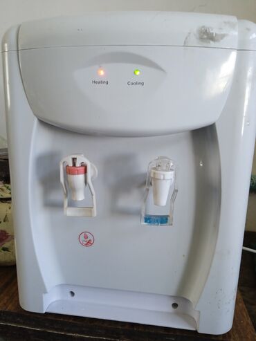 Другое оборудование для бизнеса: Продам диспенсер вода холодная горячая!
цена 3500 без торга