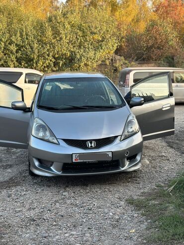 где взять авто в рассрочку: Honda Fit: 2010 г., 1.5 л, Автомат, Бензин, Хетчбек