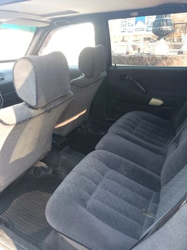 Volkswagen: Volkswagen Passat: 1992 г., 1.8 л, Механика, Бензин, Универсал