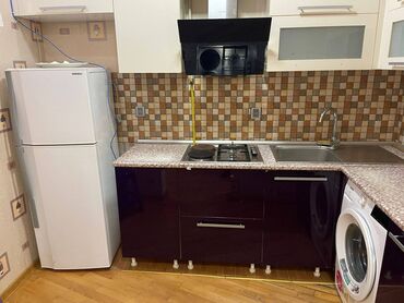 Uzunmüddətli kirayə mənzillər: Nizami rayonu E. Süleymanov küçəsində 18 mərtəbəli binanın, 10-cu — 5