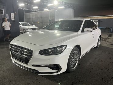 зеркало с камерой заднего вида: Hyundai Grandeur, 2019 г.в., белый жемчуг, в отличном состоянии