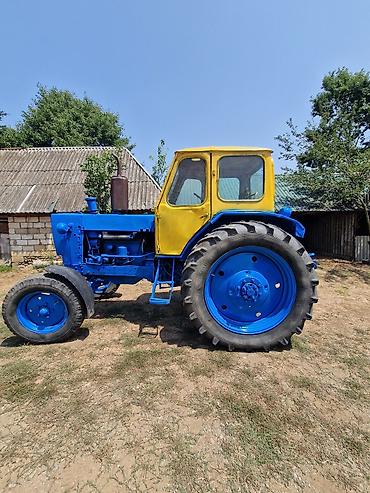 Traktorlar: Traktor və dırmıq ot yığan araba(presiv) Traktor MTZ tipli (klassik — 3