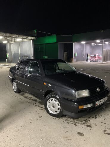 фолсваген бора: Volkswagen Vento: 1993 г., 1.6 л, Механика, Бензин, Седан