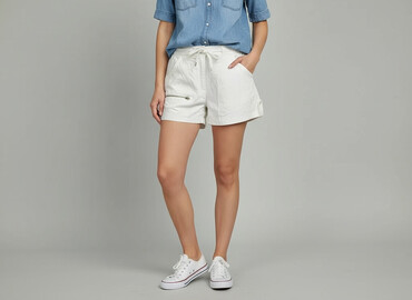 krótkie spodenki off white: Shorts for women, size S