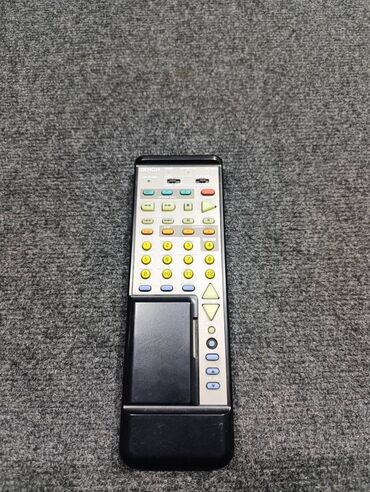Pojačala i prijemnici: Denon RC 833 original daljinski. za AVR 1400, AVR 2400 AVR 3200 — 3
