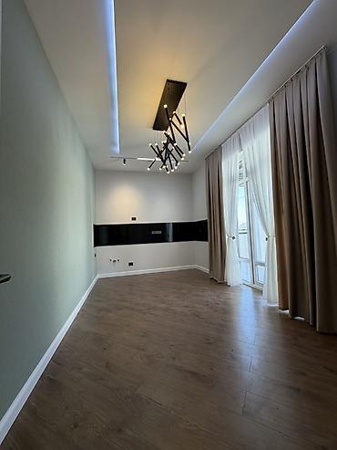 Продажа коттеджей и домов: Срочно! Продается дом Район: Ак-Ордо 3 Участок: 4 сотки Площадь — 4