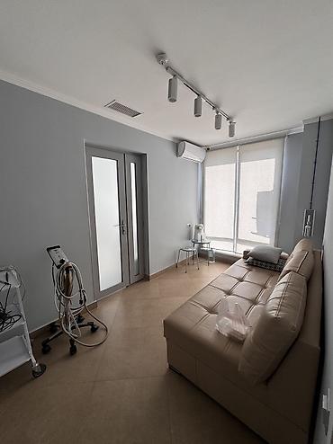 асанбай район: Сдаю Помещение целиком: Для стоматолога, 415 м², С ремонтом, Первая линия — 8