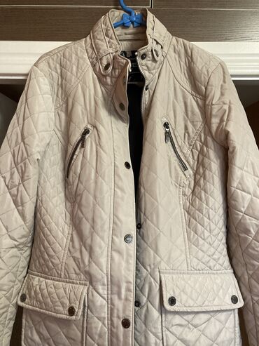 женская куртка на турецком: Продаю женскую Деми куртку, размер 46, состояние отличное. Турецкая