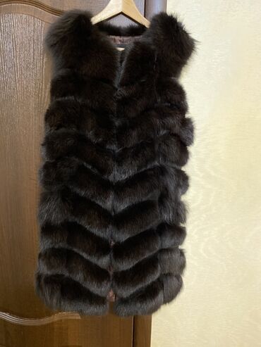 спортивное оборудование: Меховой жилет из Песца. Покупала в Москве в магазине Santarini