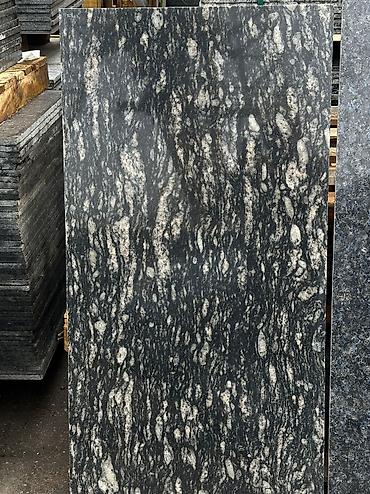 Фасадные гранитные плитки: Гранит оптом и в розницу большой выбор серый черный коричневый — 30