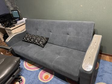 угловой диван с столом: Комплект офисной мебели, Кресло, Диван, Стол, цвет - Бежевый, Б/у