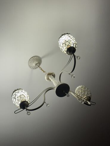 qapı 2 ci əl: Çılçıraq, 3 lampa