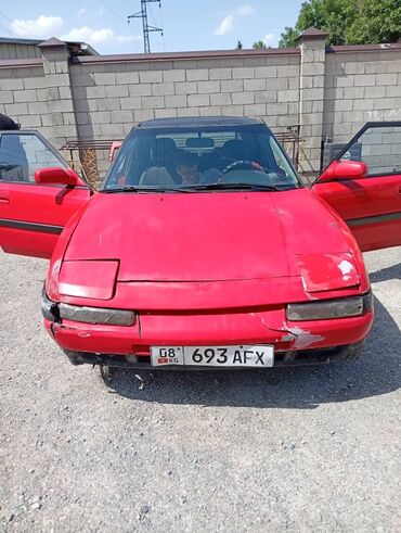 Mazda: Mazda 323: 1991 г., 1.6 л, Механика, Бензин