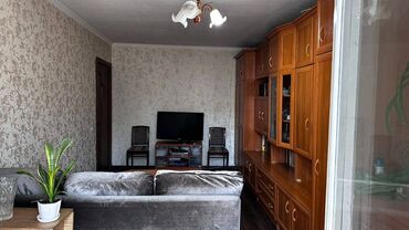 2 комнатная квартира в бишкеке купить: Продается 2х комнатная квартира 📍Адрес: 4мкр 🏤Серия: 104 🏠Тип