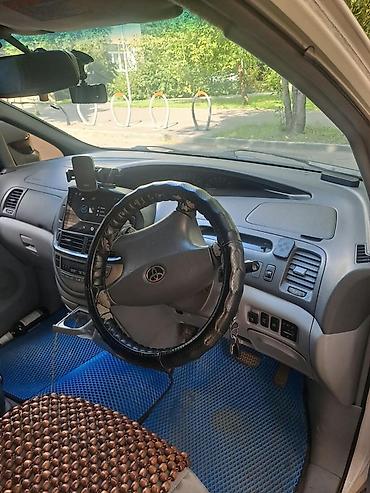 подлокотник машины: Toyota Estima: 2000 г., 3 л, Автомат, Газ, Минивэн — 3