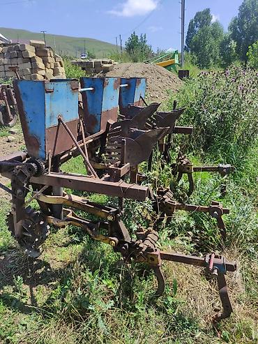 Traktorlar: Lovol 504-B traktor - Güc sinfi: təxminən 50 a.g. (504 seriyası) - — 15