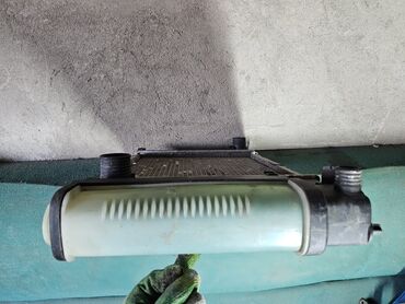 Радиаторы: Радиатор охлаждения двигателя BMW E30, 318i, 1991г.в. Оригинал BEHR — 17