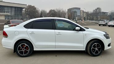 аренда машину: Volkswagen Polo: 2014 г., 1.6 л, Механика, Бензин, Седан