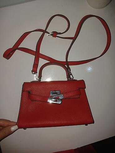 Çantalar: Qırmızı mini çiyin/əllük çantası - Material: toxumalı eko‑dəri (dəri — 2