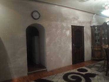 stol oturacaq: Nardaran da ev satılır 2 mərtəbəlidir evin sənətləri düzdür həyəti 8 — 8