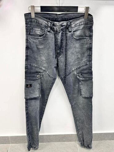 Farmerke: Muske dzeparice Velicine od 30 do 38 Cena 4400 din (u cenu je — 2