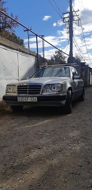 mercedes 208 d: Mercedes-Benz 220: 2.2 l | 1994 il Sedan — 3