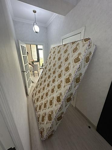 Спальные матрасы: Матрас с классическим декоративным узором. Светлая обивка с орнаментом — 2