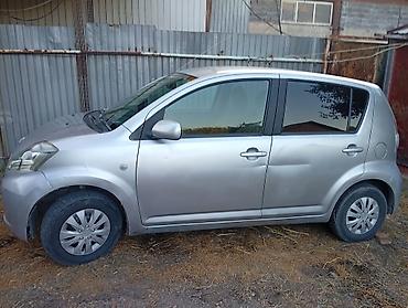 двухместная машина: Toyota Passo: 2005 г., Хэтчбэк — 2