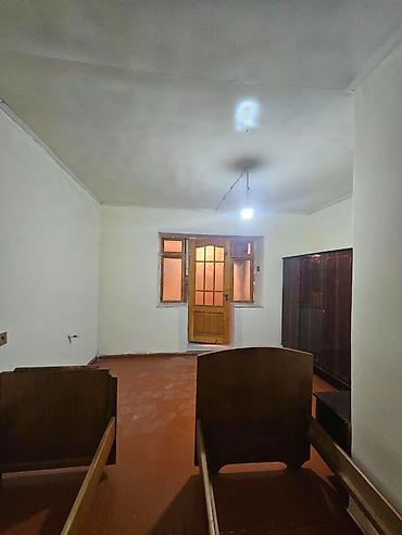 Kirayə evlər: 🏡 QARA QARAYEV METROSUNA YAXIN HƏYƏT EVİ KİRAYƏ VERİLİR 📍 Qara — 6