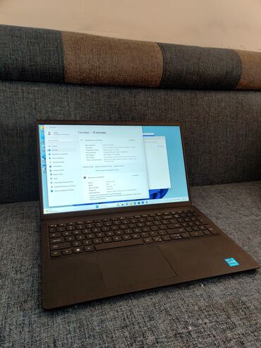 Ноутбуки и нетбуки: Ноутбук, Dell, 8 ГБ ОЗУ, Intel Core i3, 15.6 ", Для несложных задач, память SSD