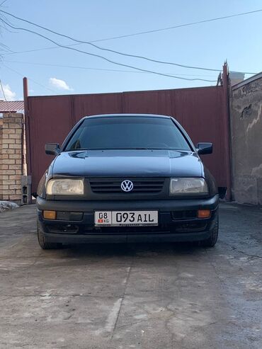 Volkswagen: Volkswagen Vento: 1992 г., 2 л, Автомат, Бензин, Седан