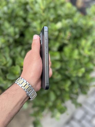 iphone satilir: IPhone 15 Pro, 256 GB, Black Titanium, Face ID — 2