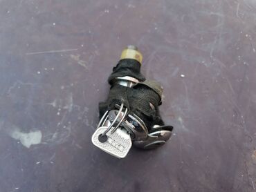 Auto delovi: Brave vrata i gepeka sa ključem Lada 2107 Riva, Lada 2105 br.1 — 4