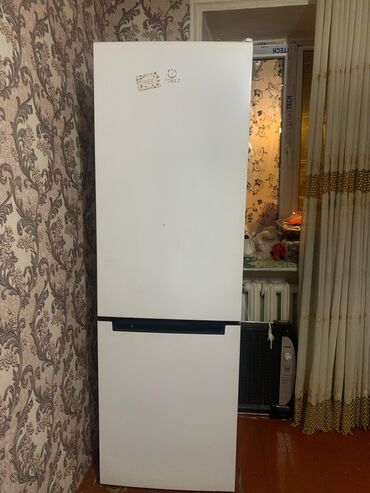 куплю холодильник морозильник: Холодильник Indesit, Двухкамерный