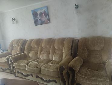 divan kreslo ucuz qiymete: Klassik üslubda yumşaq mebel dəsti - Tərkib: 1 böyük üçlü divan, 2 — 2
