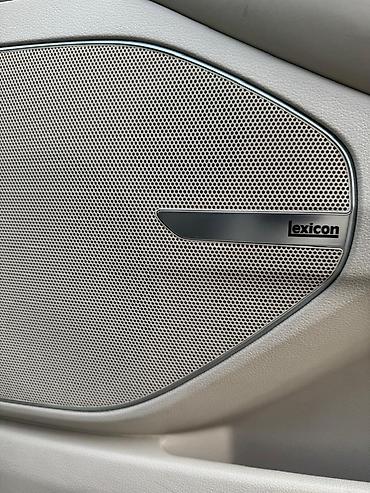 Другие автомобили: Белый представительский седан бизнес-класса. Кузов и дизайн: - — 9