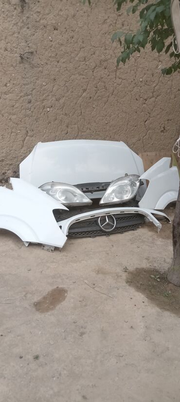профнастил 0.35 на крышу: Кузов бортовой Mercedes-Benz, 2011 г., Б/у, Оригинал