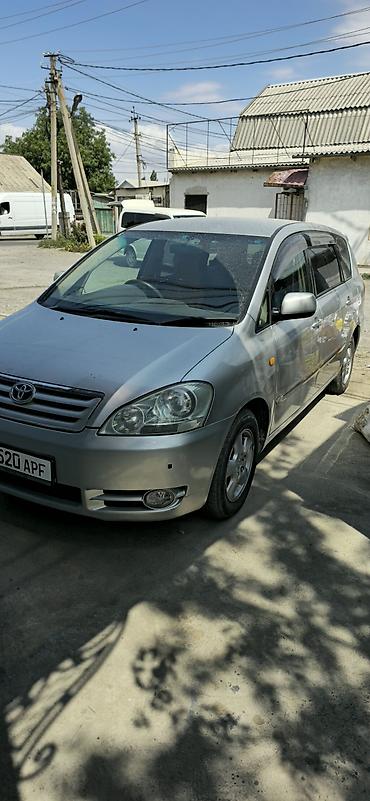 Транспорт: Toyota Ipsum: 2002 г., 2.4 л, Автомат, Бензин, Минивэн — 1