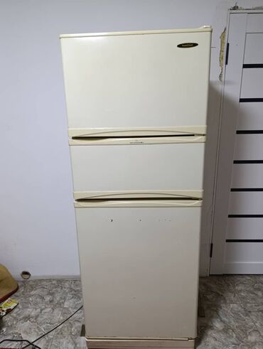 сумка белая: Продаю трёхкамерный холодильник ,Goldstar. '' б/у