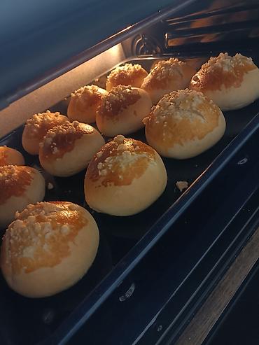 Qida məhsulları: Qiyməti; 1 ədədi—80 qəpik✨ 🧁 Ev üsulu, pambıq kimi yumşaq bulkalar! — 1