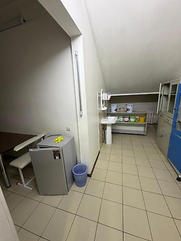 Аренда офисов: 🏢 СДАЁТСЯ В АРЕНДУ КОММЕРЧЕСКОЕ ПОМЕЩЕНИЕ Район ж/м Кок-Жар 1 линия — 17