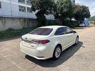Продажа авто: Toyota Corolla: 2019 г., 1.8 л, Вариатор, Гибрид, Седан — 2