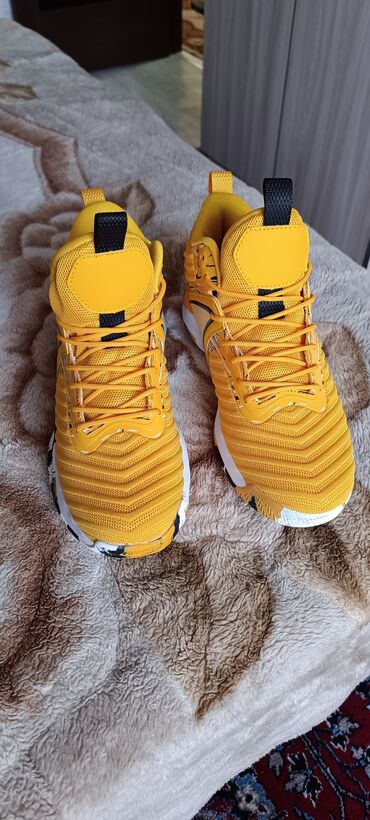 Кроссовки и спортивная обувь: Кроссовки спортивные, ярко‑желтые - Дизайн: динамичный — 7