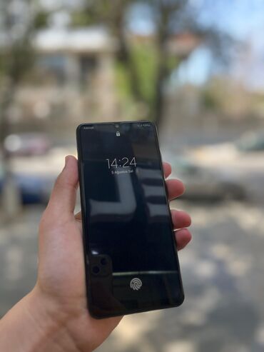 Çaydanlar: Samsung Galaxy A32, 64 GB, rəng - Qara, Barmaq izi, Simsiz şarj, İki sim kartlı