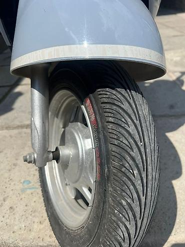 Скутеры: 🛵 Продаётся электроскутер 📌 Максимальная скорость: 45–50 км/ч 📌 Запас — 12