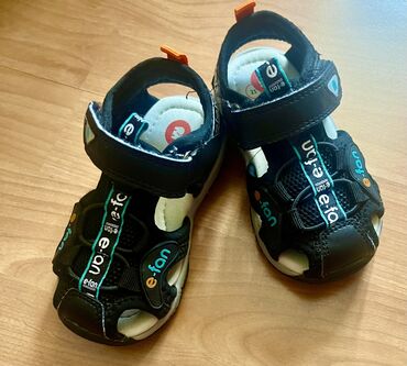 обувь для малышей: Продаю брендовую Обувь малышу Размер:21 Состояние :идеал Как новый