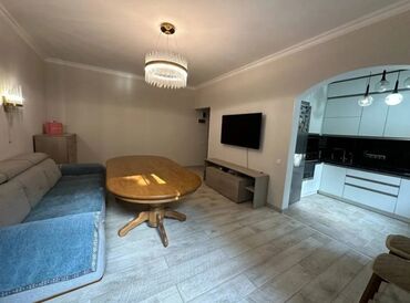 Продажа квартир: 2 комнаты, 42 м², Сталинка, 2 этаж — 3