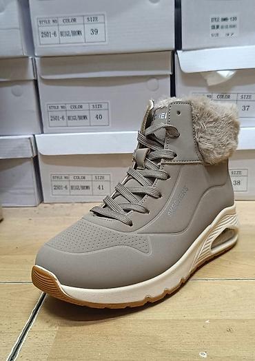 Čizme: Skechers cizme
Dostupne u cetri boje 
36-41 — 7