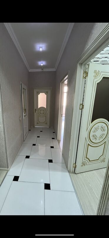 ev alqi satqi kiraye: Xirdalanda tam merkezde tam seraitli evdir eve xanim otaq yoldasi